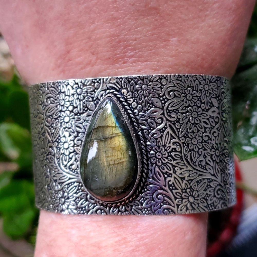 New Oversized Labradorite 925 Silver Cuff Bracelet.